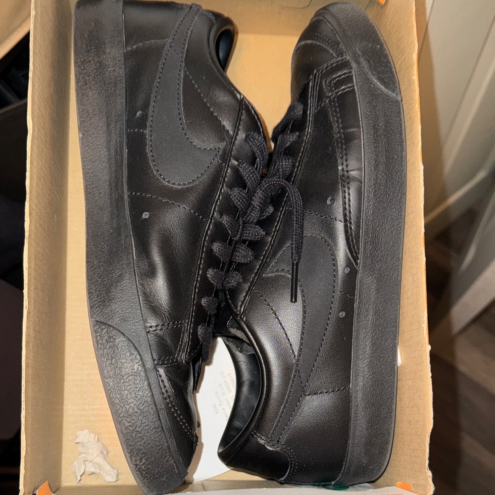 NIKE Blazer